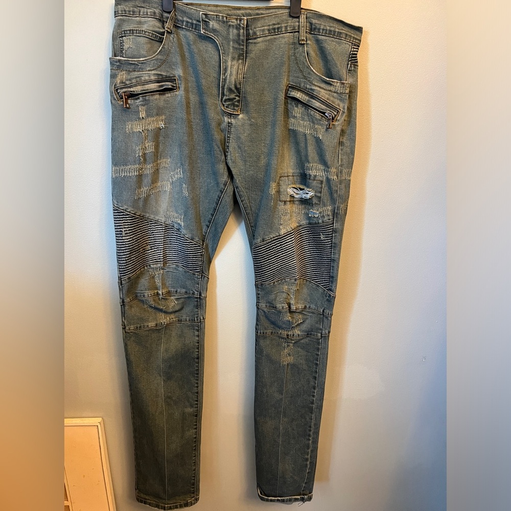 Balmain biker men’s biker jeans. Preowned size 40